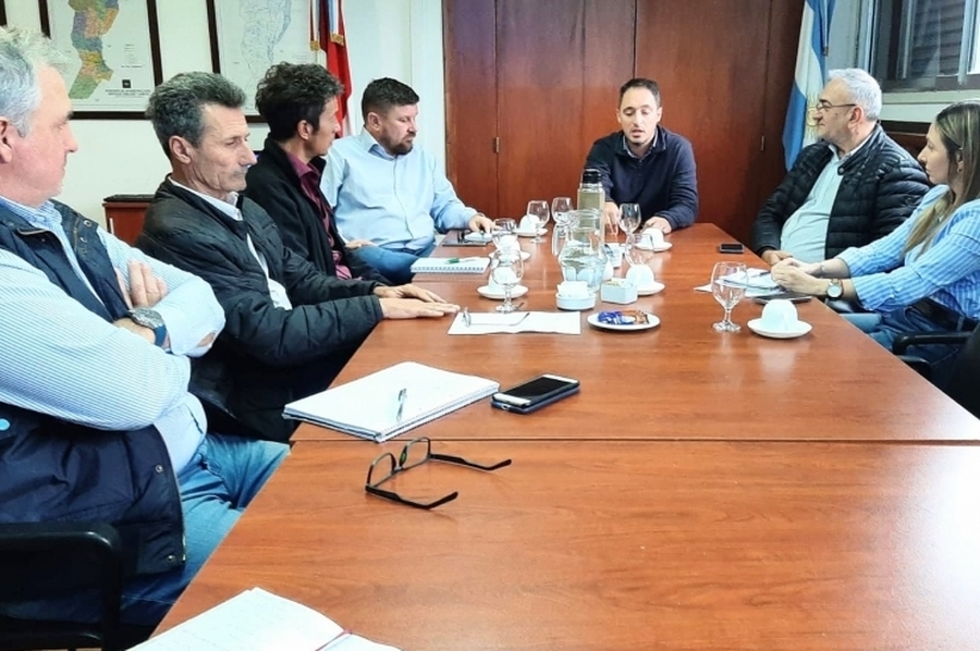 Calvo: Reunión entre funcionarios de la secretaría de recursos hídricos Pinotti, Sola y Calvo para la ejecución del canal Avalle-Maravita