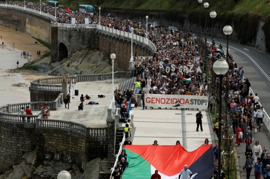 Masiva marcha en el País Vasco en apoyo a Gaza pidió que termine el genocidio