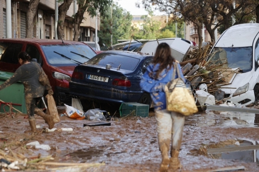 Inundaciones en España: confirman casi 100 muertes mientras siguen los trabajos de rescate y desescombro