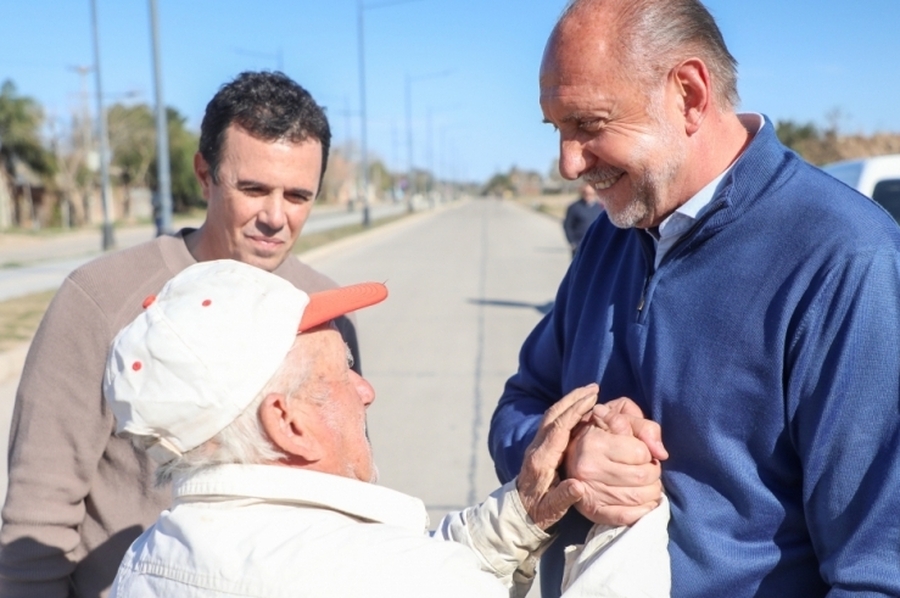 Perotti recorrió las obras del camino viejo a Esperanza en la ciudad de Santa Fe