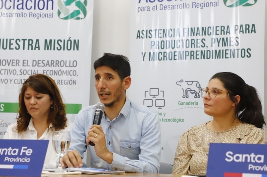 La Provincia entregó créditos a productores afectados por las contingencias climáticas del departamento Gral. Obligado