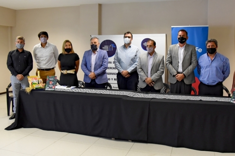 Presentaron una Canasta Navideña a precio promocional