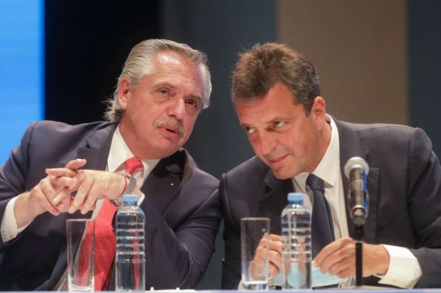 El Presidente reorganizó las áreas económicas y designó a Massa en un ministerio ampliado