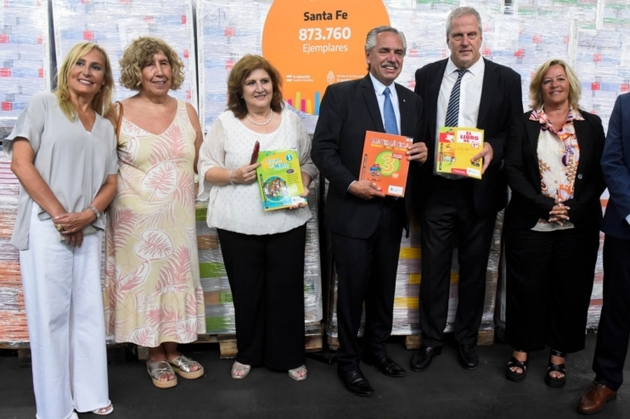 Adriana Cantero visitó junto al Presidente de la Nación el centro que distribuirá más de 11 millones de libros a estudiantes de escuelas primarias