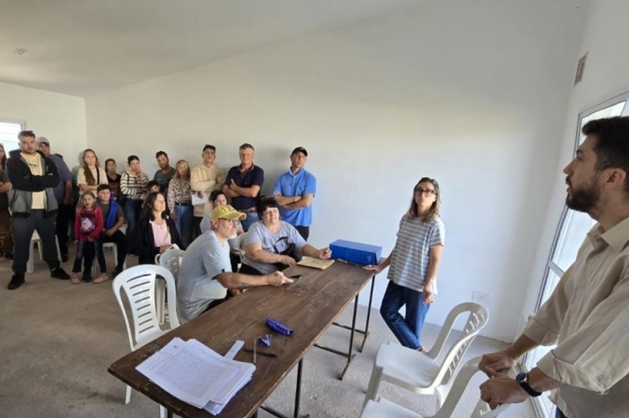 Pirola resaltó el trabajo conjunto que permitió la entrega de viviendas