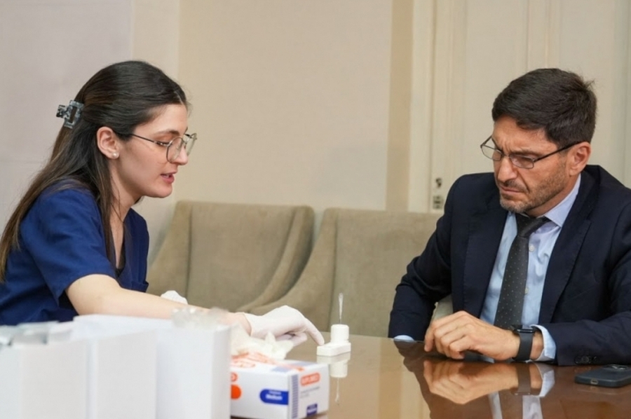 Santa Fe puso en marcha los narcotest a las fuerzas de seguridad y Pullaro se realizó el primero