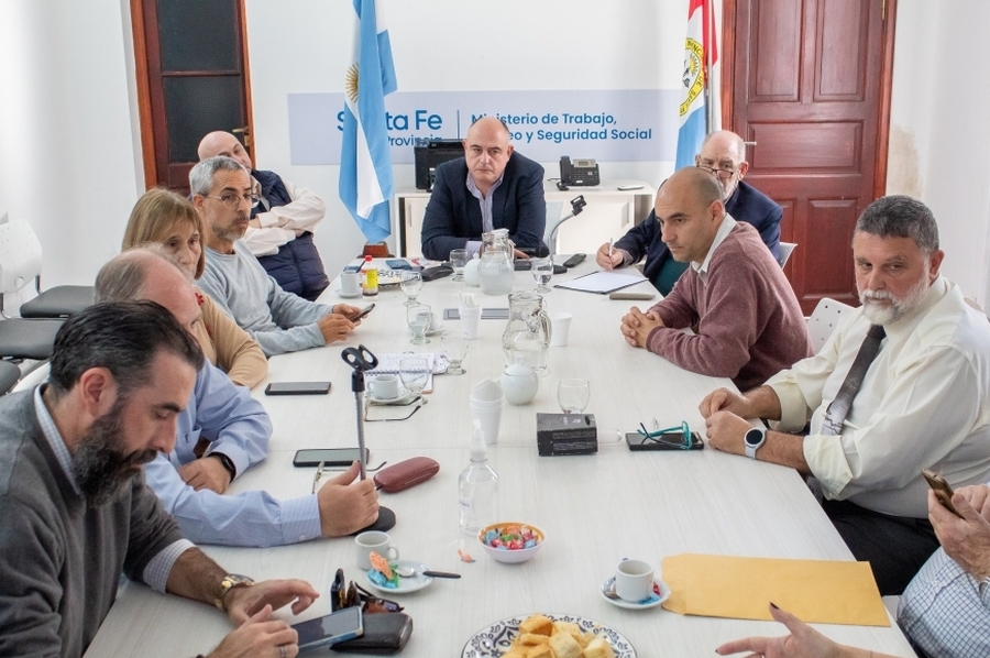 La provincia concretó la reunión paritaria con los representantes de los profesionales de la salud