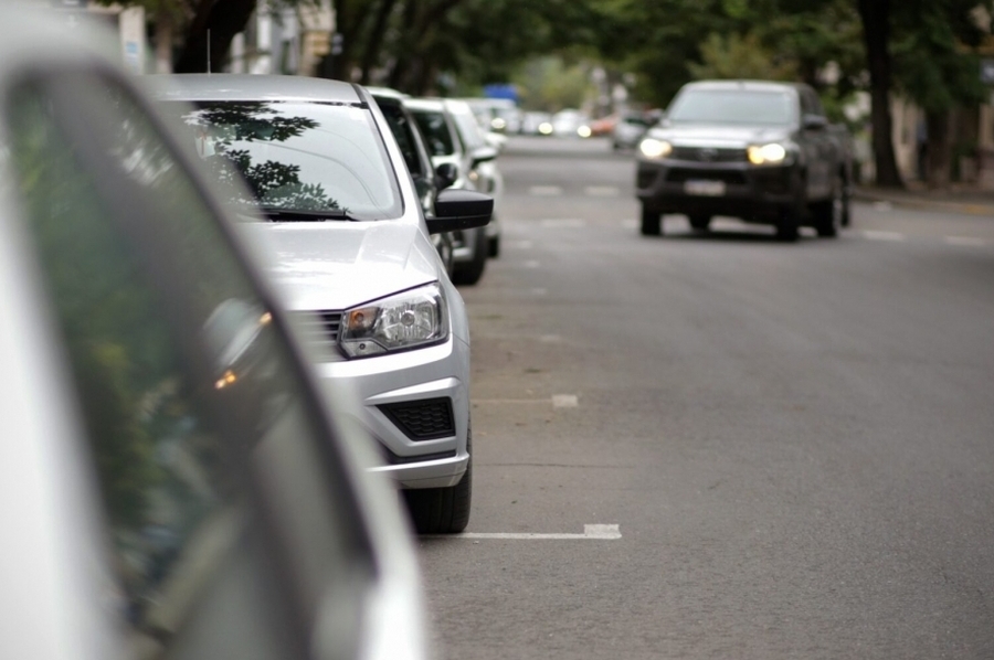 El Concejo aprobó el estudio para permitir el estacionamiento en ambas manos en más de 250 cuadras de Santa Fe