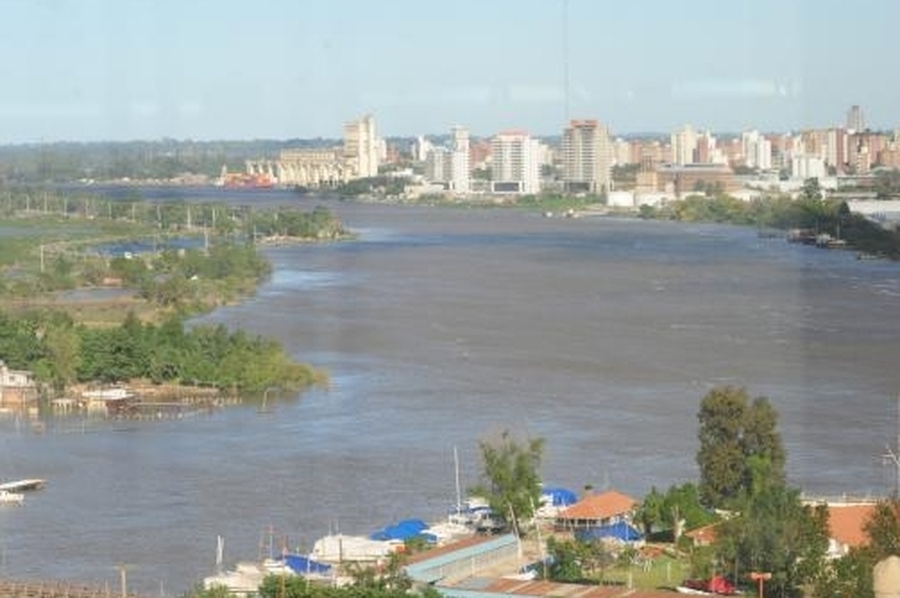 Desde el INA advierten que puede haber una fuerte crecida del río Paraná a fines de este año