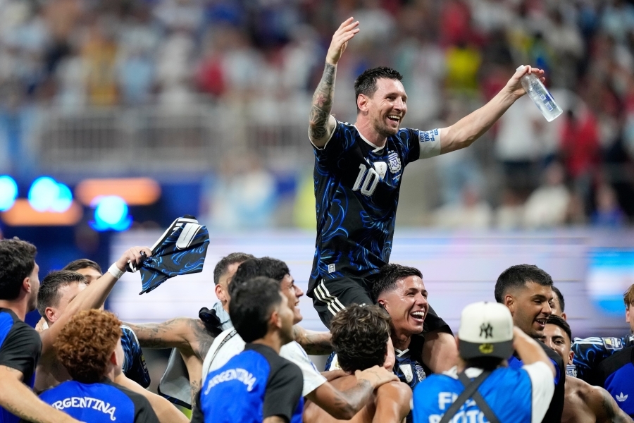 Messi, inmenso, sin palabras