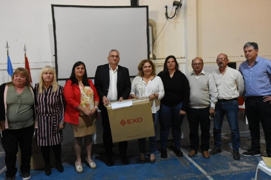 Entrega de equipamiento para Centros de Salud del departamento Castellanos y la región