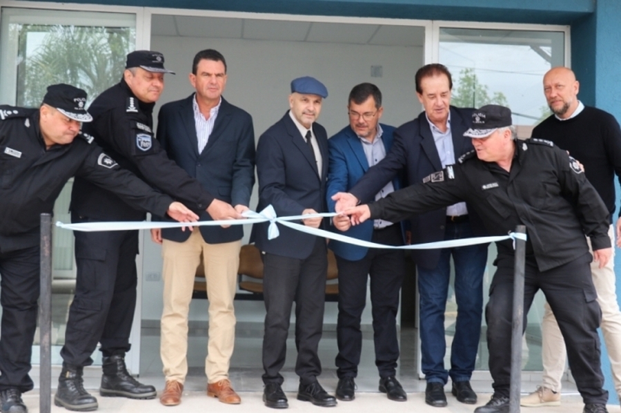 Brilloni inauguró el nuevo edificio de la comisaría 6° de Malabrigo