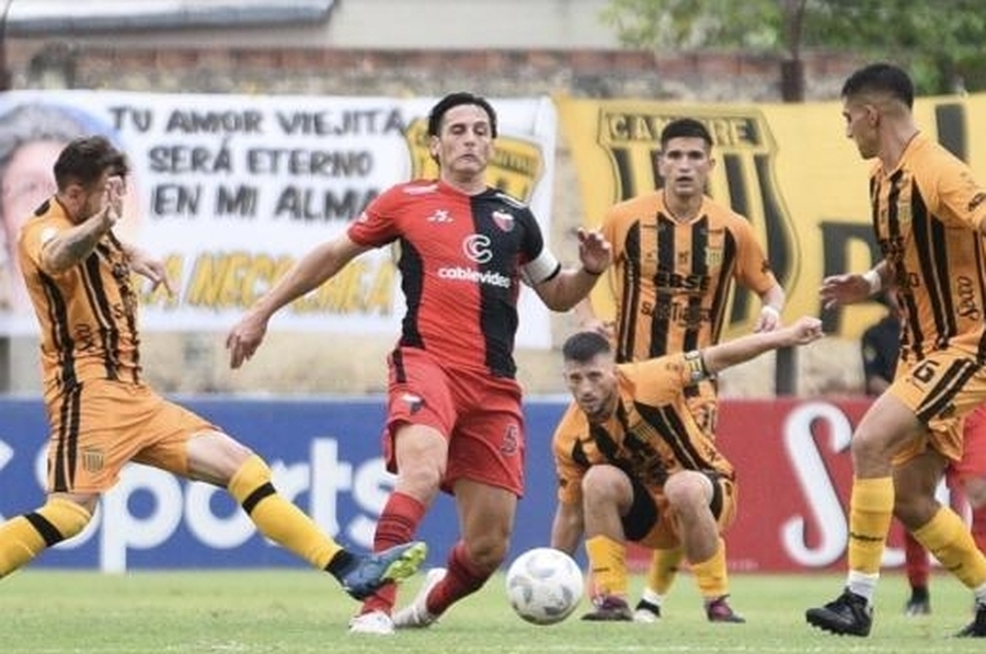 En un final de película Colón empató frente a Mitre en Santiago del Estero