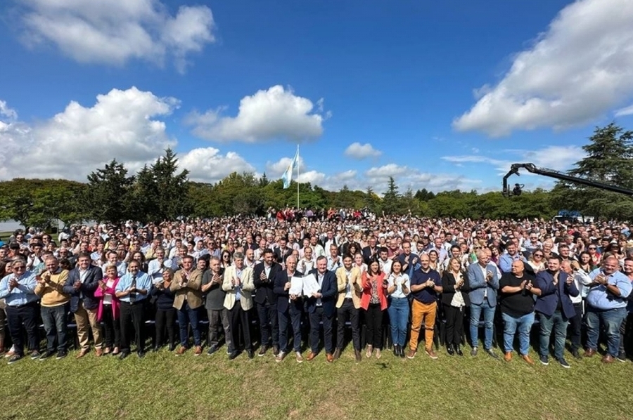 En el marco de un multitudinario acto en Cayastá se presentó “Unidos para Cambiar Santa Fe”