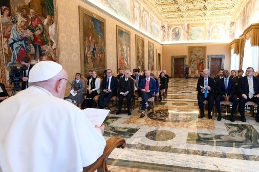 El Papa instó al uso ético de la inteligencia artificial