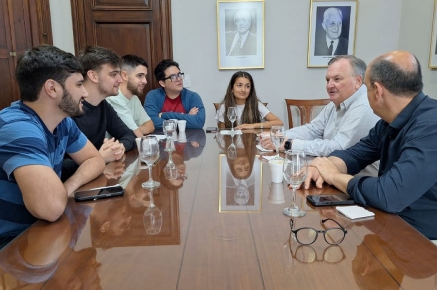 El Presidente de la UCR Felipe Michig recibió a dirigentes estudiantiles de Franja Morada