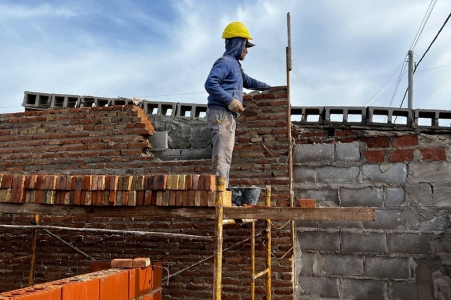 El Gobierno Provincial firmó convenios para la construcción de nuevas viviendas en San Martín, Las Colonias y San Cristóbal