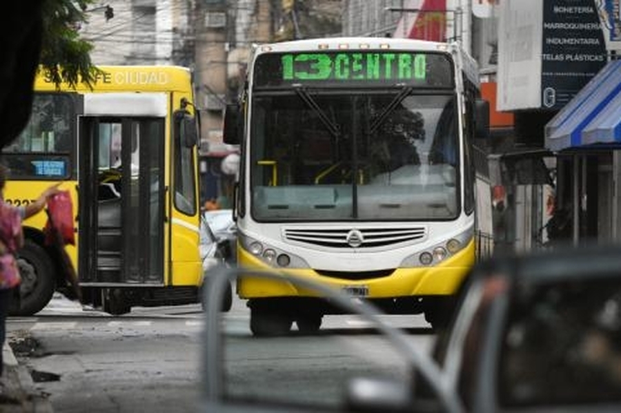 Se reanudó el servicio de colectivos urbano e interurbano, tras las medidas de fuerza