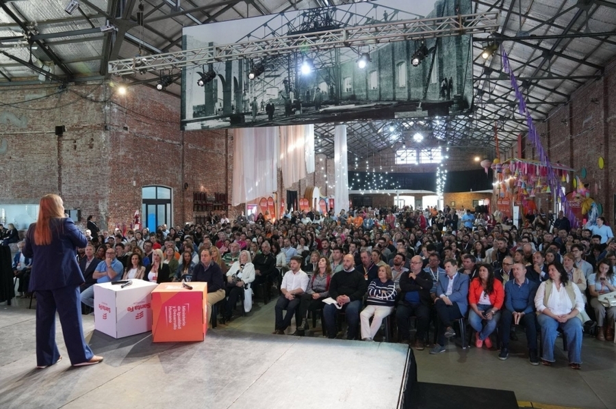 Más de 300 emprendedores de la provincia se reunieron para generar mayores oportunidades