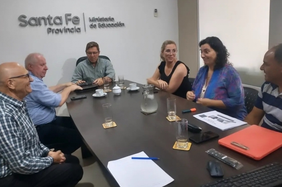 Borla se reunió con autoridades del Ministerio de Educación