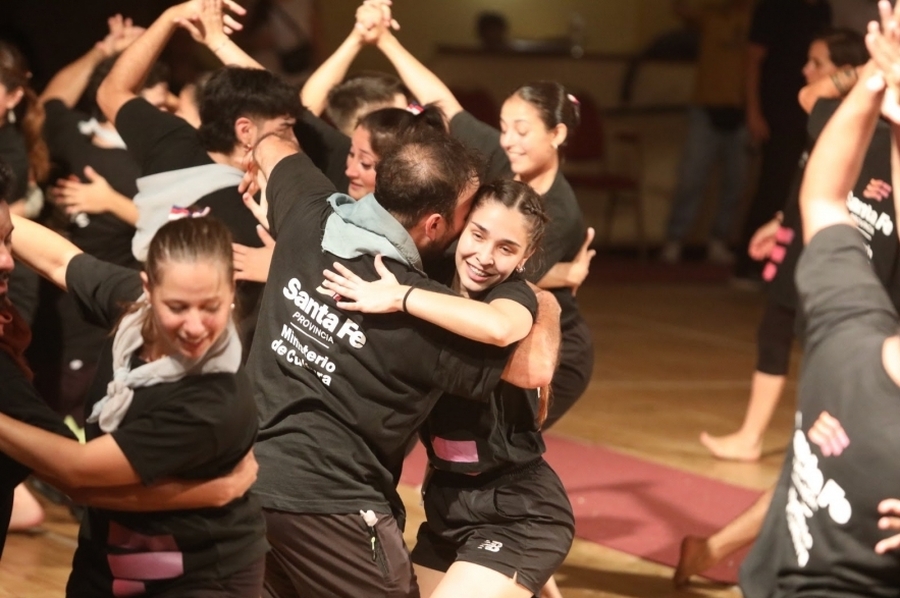 Último ensayo de la delegación santafesina antes de presentarse en el Festival de Cosquín