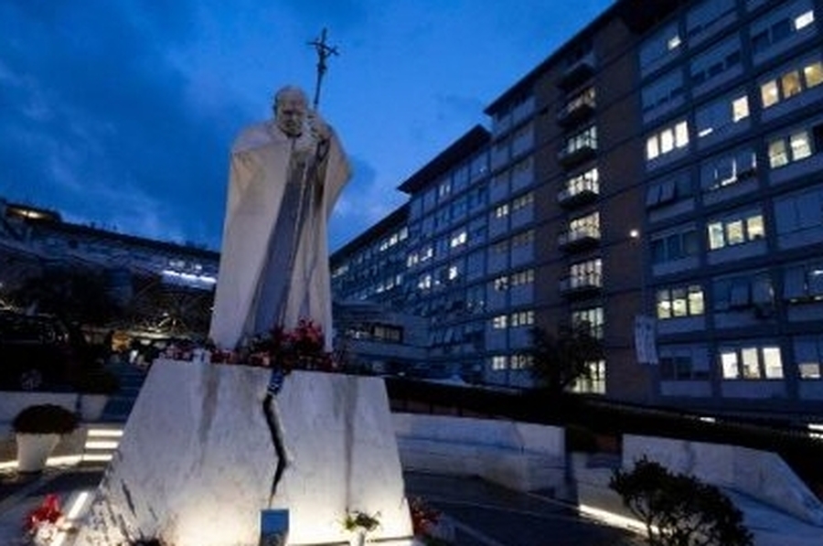 Otra noche tranquila para el Papa Francisco en el Gemelli