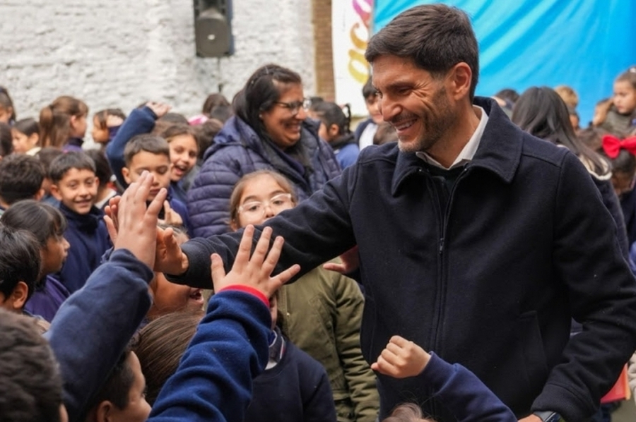 Vax Team: el gobernador Pullaro encabezó una nueva jornada de la campaña de vacunación infantil que es única en todo el país