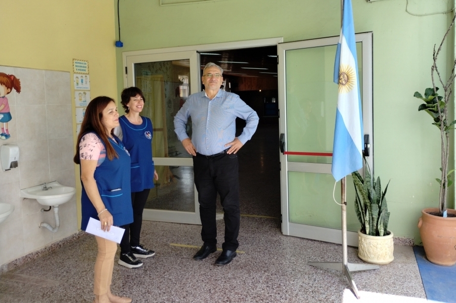 Calvo visitó el Jardín de Infantes Nucleado n° 128 