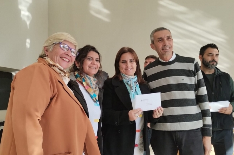 El Intendente Horacio Rigo hizo entrega de fondos FAE a 24 Instituciones Educativas de San Cristóbal y la Región