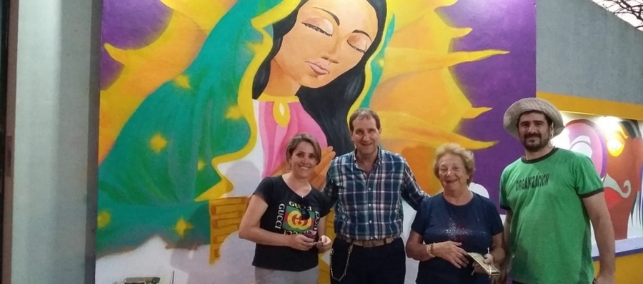 Pintando murales por los 130 años de Crespo