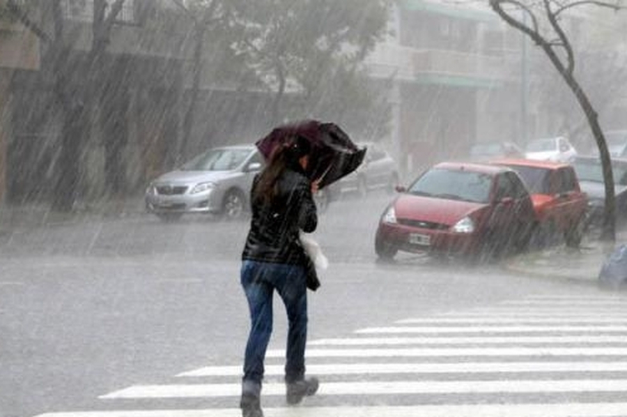 Con alertas por tormentas, termina el verano y llega el frente frío