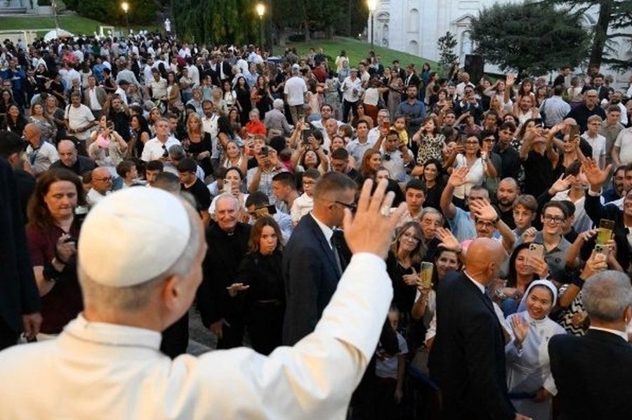 León XIV compartió una jornada con las familias del Vaticano y destacó el valor del amor y la entrega