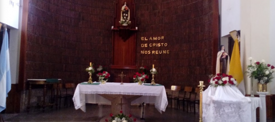 Amplia el nombre la Parroquia Santa Teresita