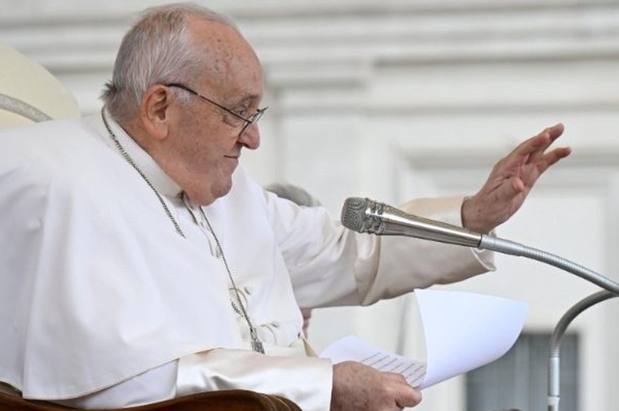 El Papa: con la fortaleza sostenida por la gracia, respondemos al mal