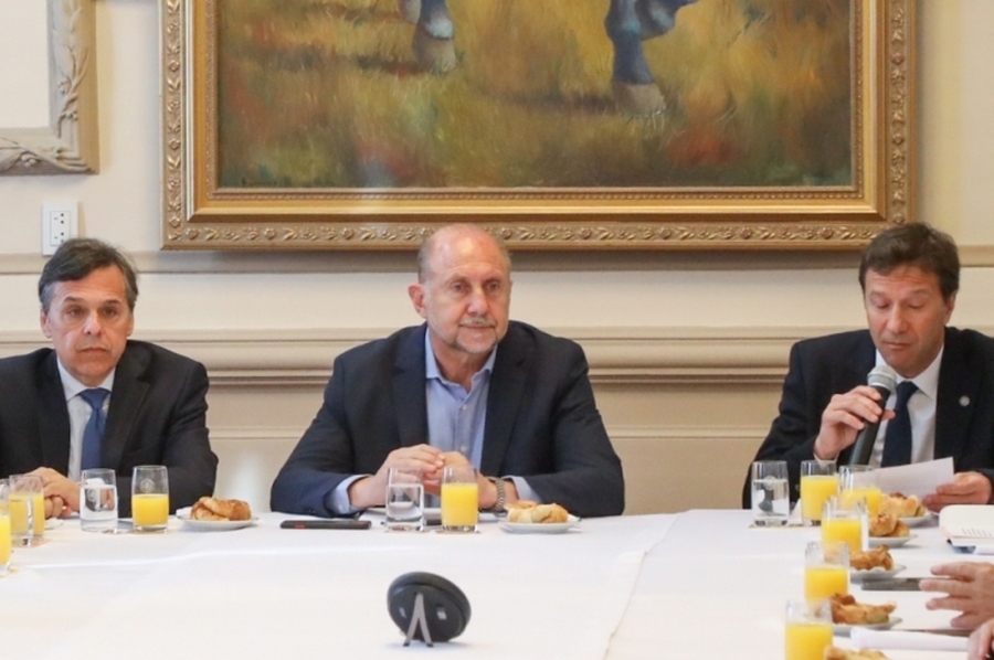 Perotti participó de un encuentro sobre los desafíos para los puertos santafesinos