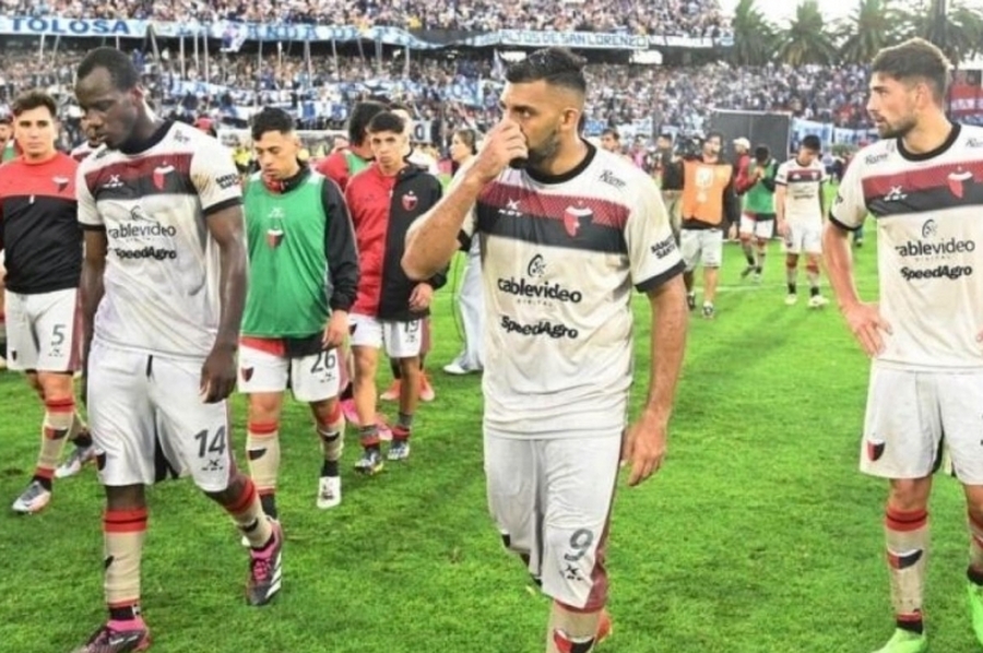 Colón solicitó en AFA la nulidad de su descenso