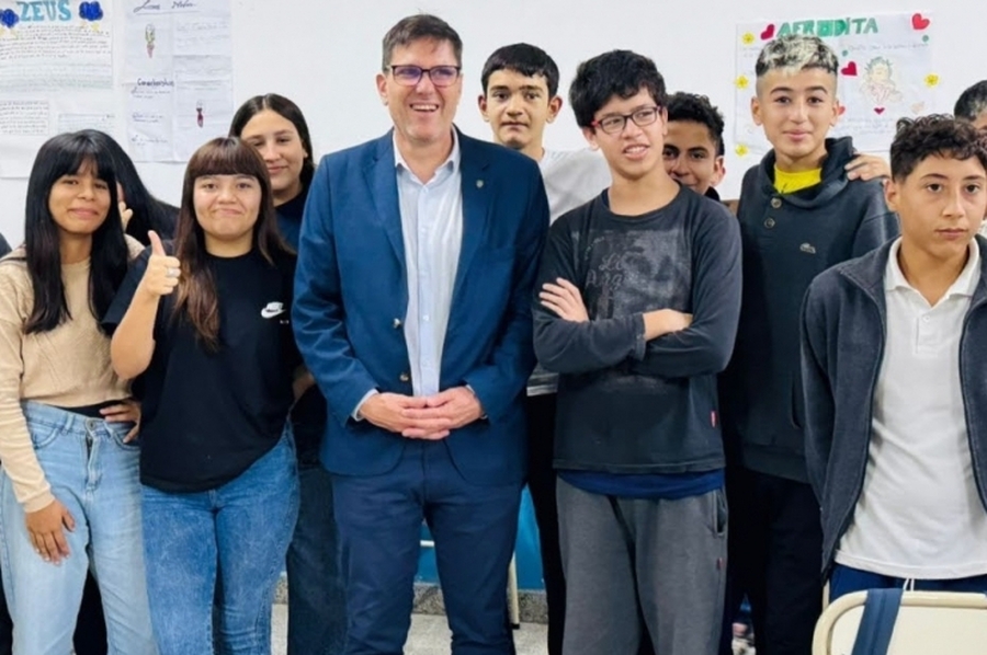 Programa Quedate: más de 2 mil estudiantes de nivel secundario participan de las tutorías presenciales