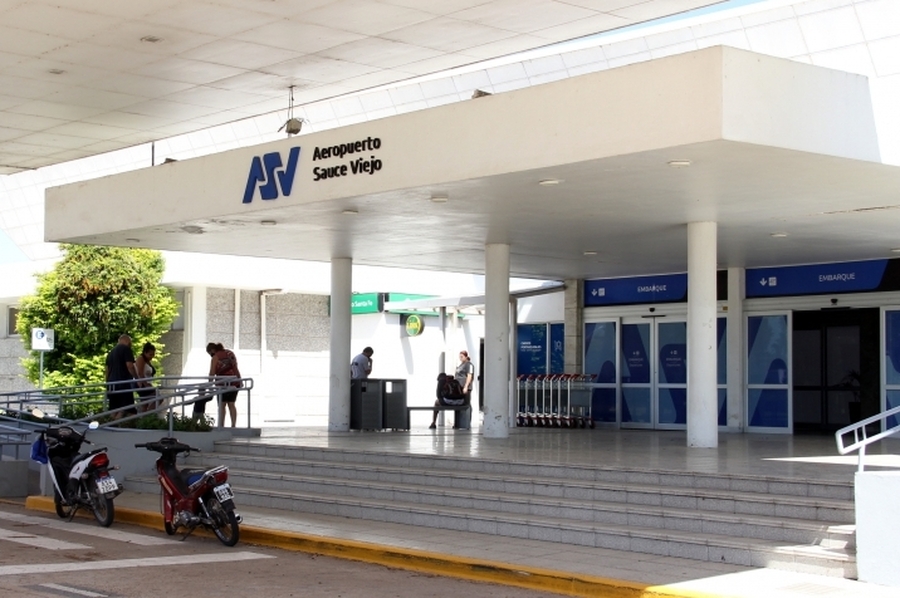 Realizarán obras en el Aeropuerto Sauce Viejo para posibilitar las operaciones de vuelos internacionales