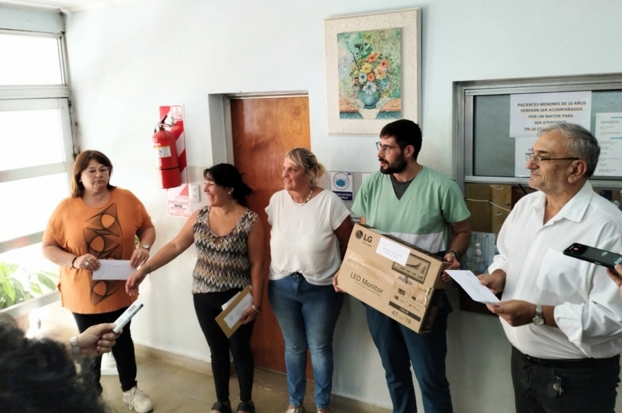 Calvo visitó el SAMCo de San Vicente