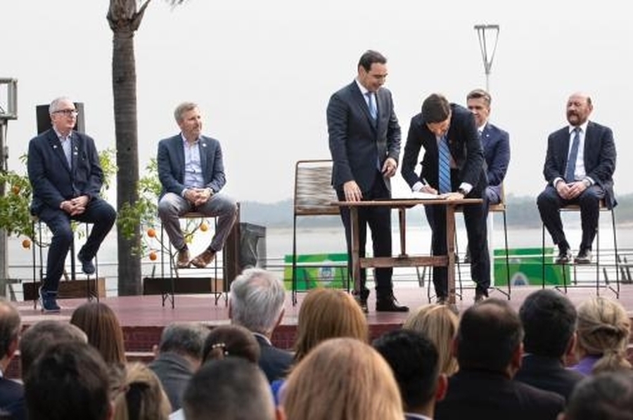 Seis gobernadores firman el acta en la ciudad para constituir el bloque de integración “Región Litoral”