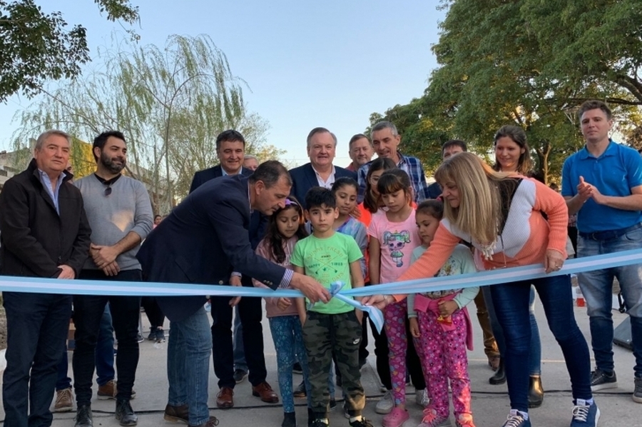 Michlig en la inauguración pavimento de calle Belgrano y puesta en valor de Plazoleta Salvador López