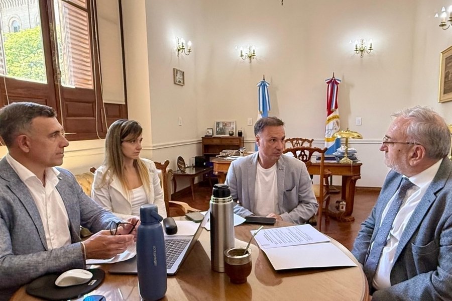 Calvo y Enrico se reúnen para analizar un plan de obras públicas de importancia en el departamento Castellanos