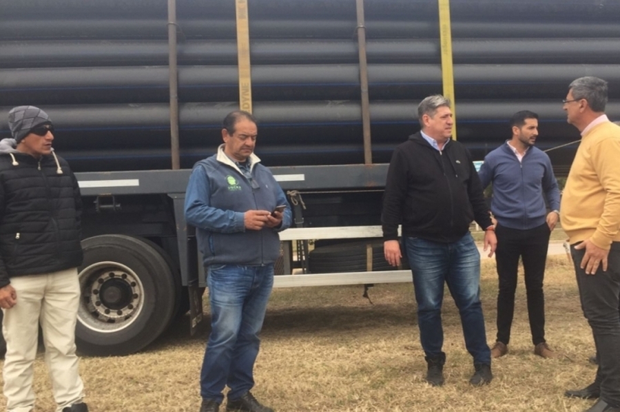 Llegaron al norte santafesino los caños para iniciar la obra del Acueducto Tostado - Villa Minetti