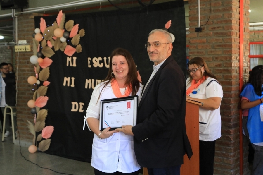 Calvo participó del acto del 40°  aniversario de la Escuela N°1287 