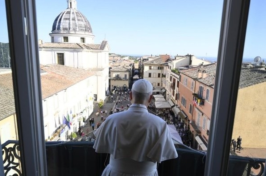 León XIV llegó a Castel Gandolfo para iniciar su período de descanso