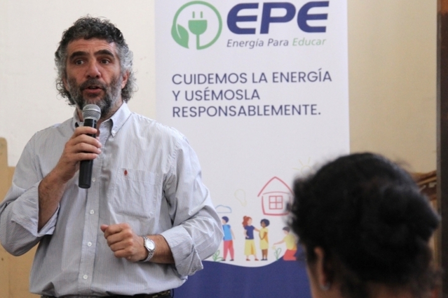 “Energía para Educar”: La EPE visitó escuelas en Santa Rosa de Calchines y Estación María Juana