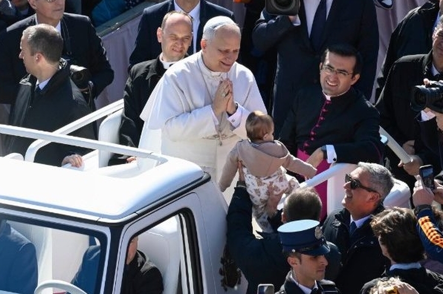 León XIV destacó que el Bautismo define la identidad y misión de los cristianos