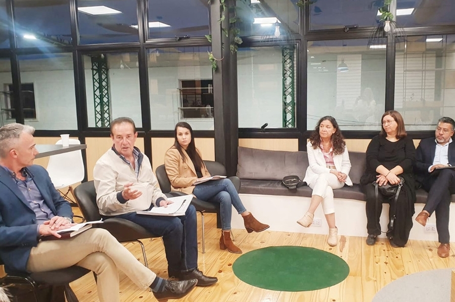 Subdivisión de inmuebles rurales: el senador Marcón analizó el tema con escribanos y agrimensores