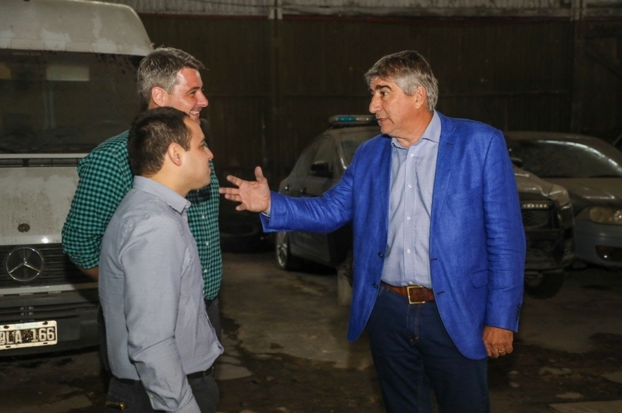 “Cementerio de autos”: Provincia pone en condiciones vehículos oficiales abandonados