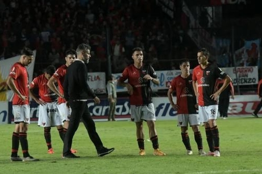 El Colón de Pereyra no solo juega mal, ahora también pierde seguido